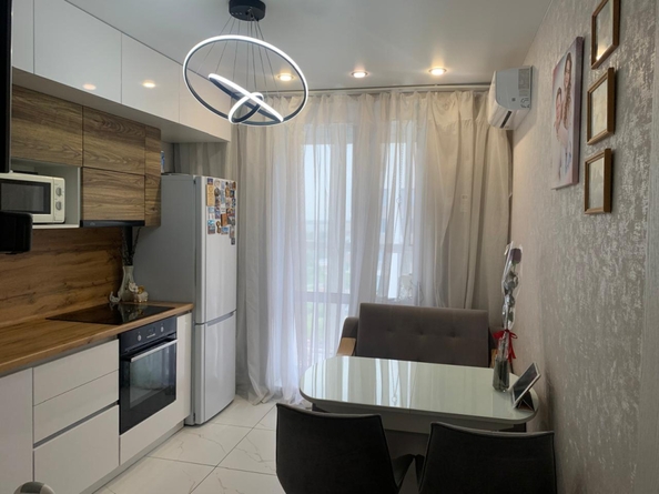 
  Продается 2-комн. квартира 55 м², в ЖК На Поворотной, дом 4. Фото 2.