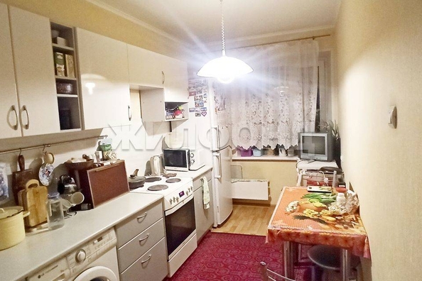 
   Продам 3-комнатную, 65.9 м², Сибирская ул, 104

. Фото 4.