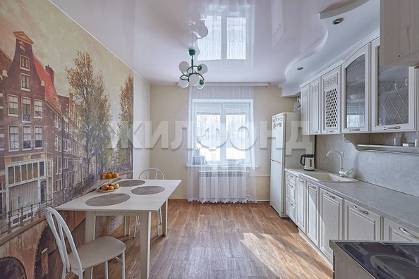 
   Продам дом, 260 м², Томск

. Фото 3.