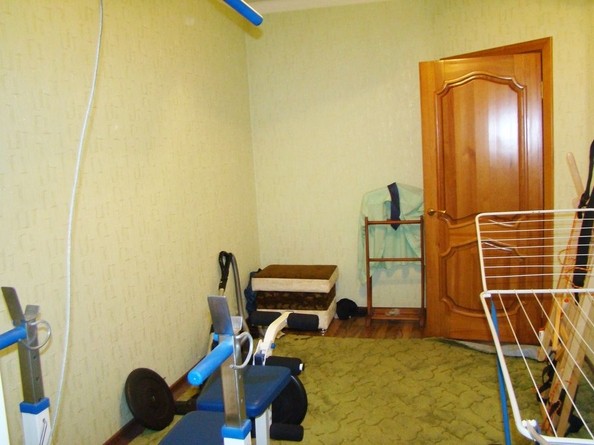 
   Продам 3-комнатную, 82 м², Сергея Лазо ул, 3/5

. Фото 8.