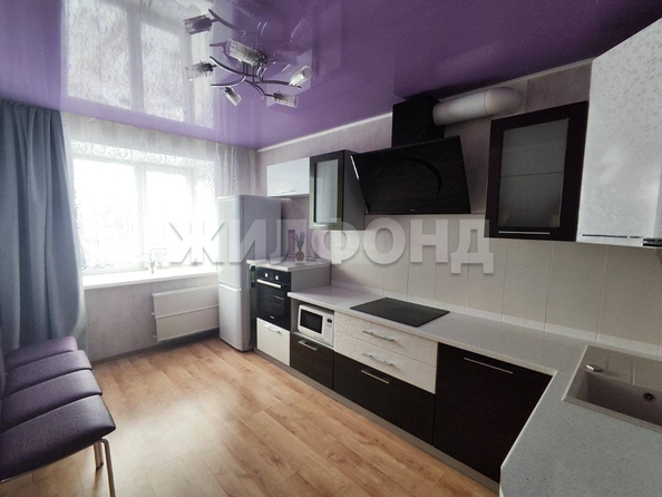
   Продам 2-комнатную, 68.4 м², Сибирская ул, 117

. Фото 1.