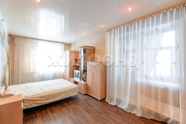 
   Продам 3-комнатную, 68 м², Лебедева ул, 11

. Фото 4.