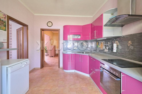 
   Продам дом, 299.1 м², Томск

. Фото 8.