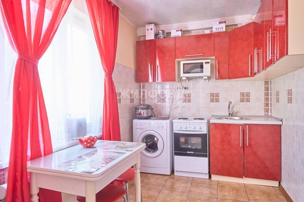 
   Продам 3-комнатную, 61 м², 79 Гвардейской Дивизии ул, 16

. Фото 3.