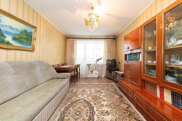 
   Продам 2-комнатную, 55 м², Междугородная ул, 20

. Фото 1.