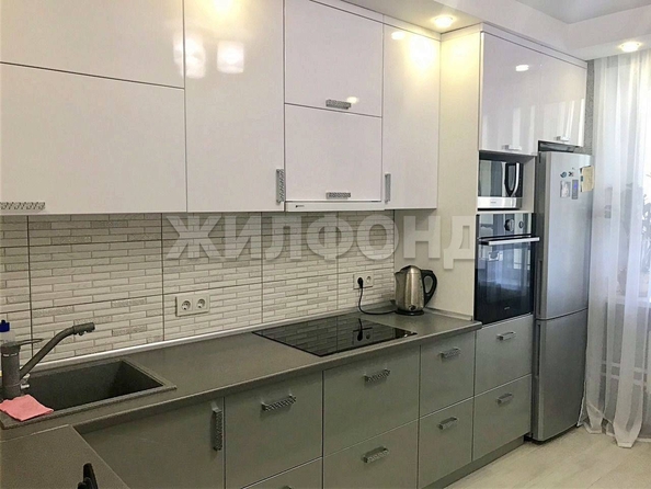 
   Продам 2-комнатную, 63 м², Рабочая 1-я ул, 4

. Фото 1.