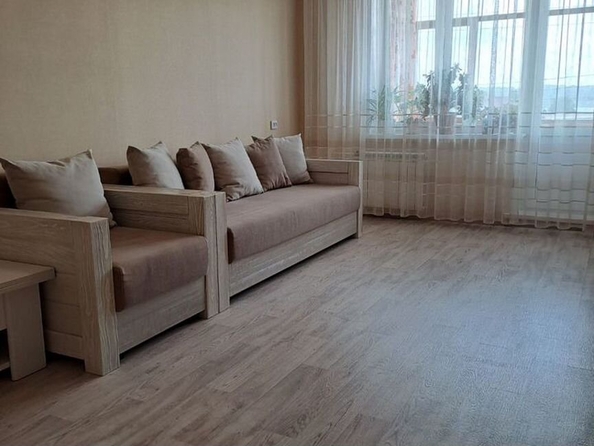 
   Продам 2-комнатную, 53.5 м², Елизаровых ул, 74

. Фото 2.