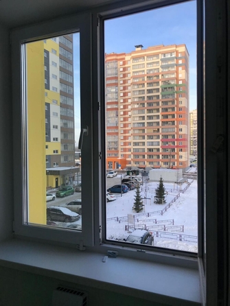 
   Продам 2-комнатную, 65 м², Леонова ул, 1

. Фото 2.