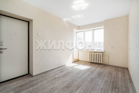 
   Продам секционку, 12.9 м², Светлый пер, 40а

. Фото 3.