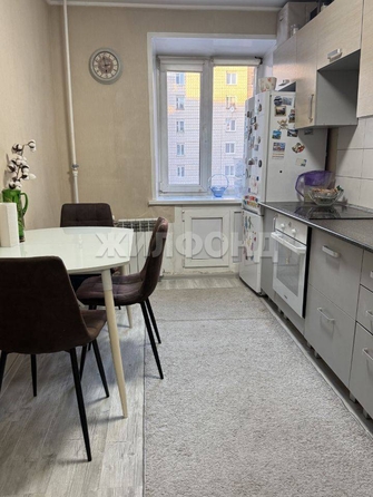 
   Продам 2-комнатную, 48.4 м², Светлый пер, 30

. Фото 1.
