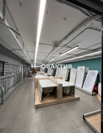 
  Сдается торговая площадь, 1377.4 м², Новгородская ул, д. 42
. Фото 2.