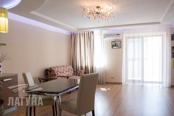 
  Продается 2-комн. квартира, 57 м², Степана Разина ул, д. 19
. Фото 5.