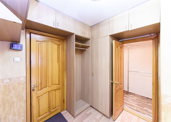 
  Продается 3-комн. квартира, 70 м², Щорса ул
. Фото 3.