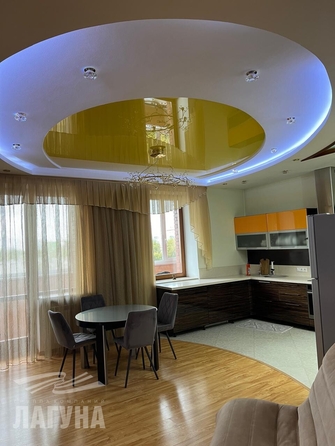 
  Сдается 3-комн. квартира, 172 м², Кустарный пер, д. 1
. Фото 13.