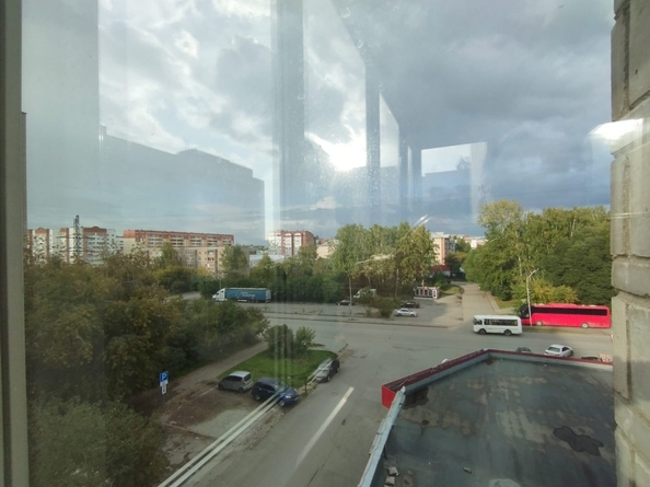 
  Продается 3-комн. квартира, 61.3 м², Суворова ул, д. 10
. Фото 4.