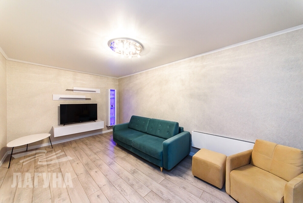 
  Продается 2-комн. квартира, 56.7 м², Сибирская ул, д. 98
. Фото 4.