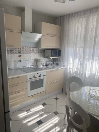 
  Продается 2-комн. квартира, 52.5 м², Сибирская ул, д. 66
. Фото 7.