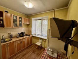 Продается 4-комнатная квартира Комсомольская ул, 63.8  м&sup2;, 8600000 рублей