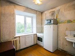 Продается 1-комнатная квартира Октябрьский  пр-кт, 32.7  м², 3300000 рублей