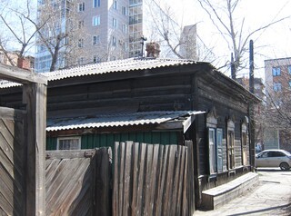 В Иркутске пока только 60 деревянных домов-памятников подлежат расселению