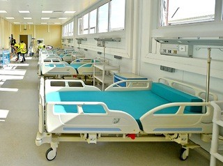 В построенной за месяц инфекционной больнице в Москве устанавливают оборудование