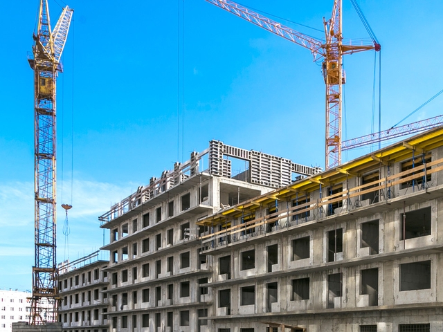 Спрос на квартиры в новостройках в среднем упал на 35%